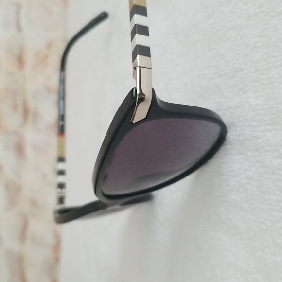 New Burberry Cat Eye Sunglasses - Picture 7 of 12
